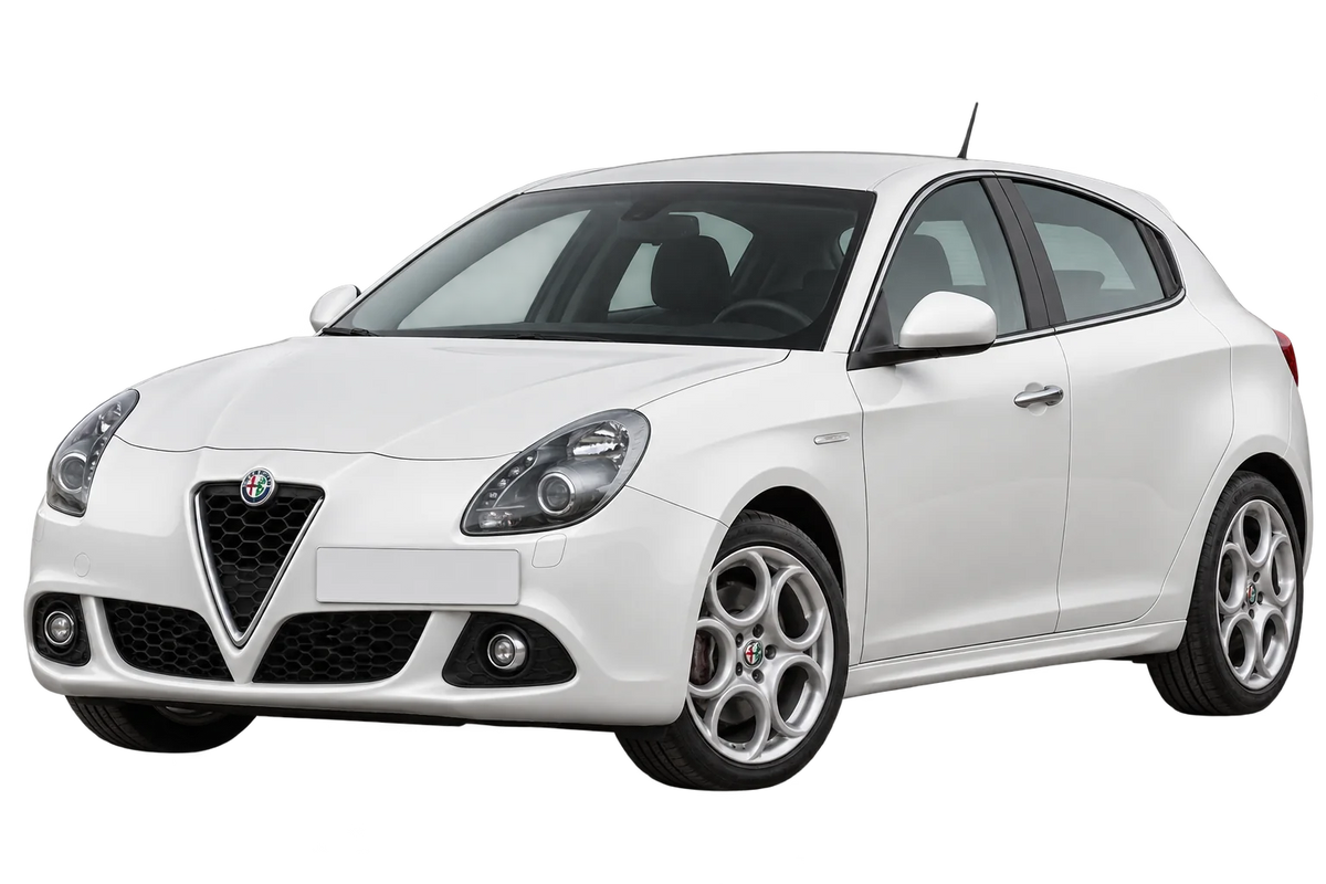 Witte Alfa Romeo Giulietta 940, schuin van voren