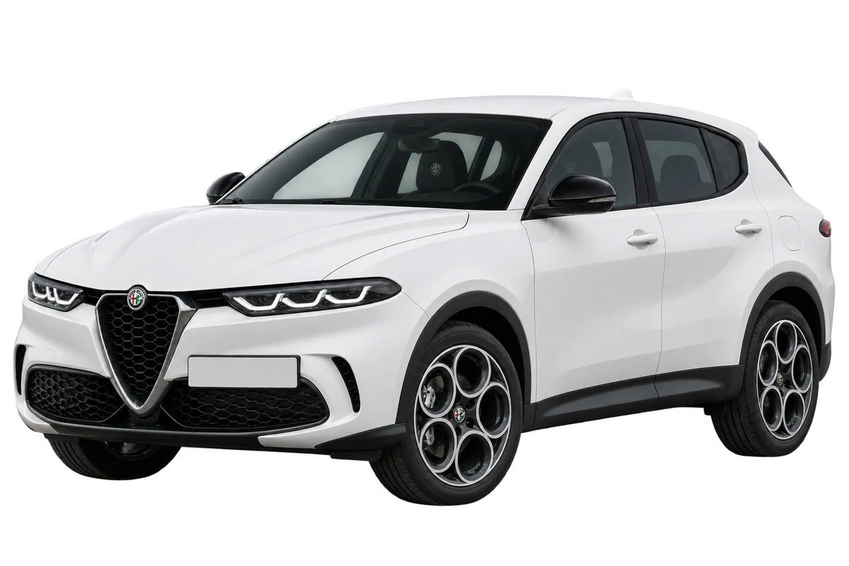 Witte Alfa Romeo Tonale AV1, schuin van voren