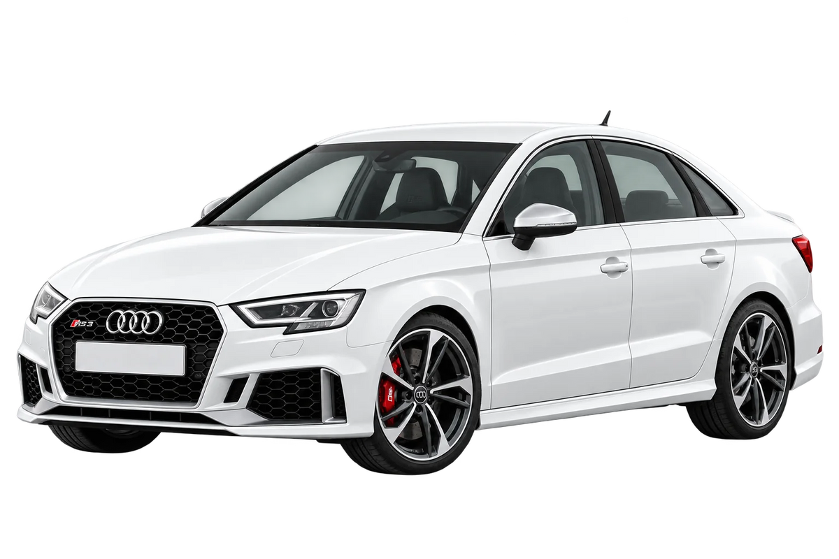 Witte Audi RS 3 8V Limousine, schuin van voren