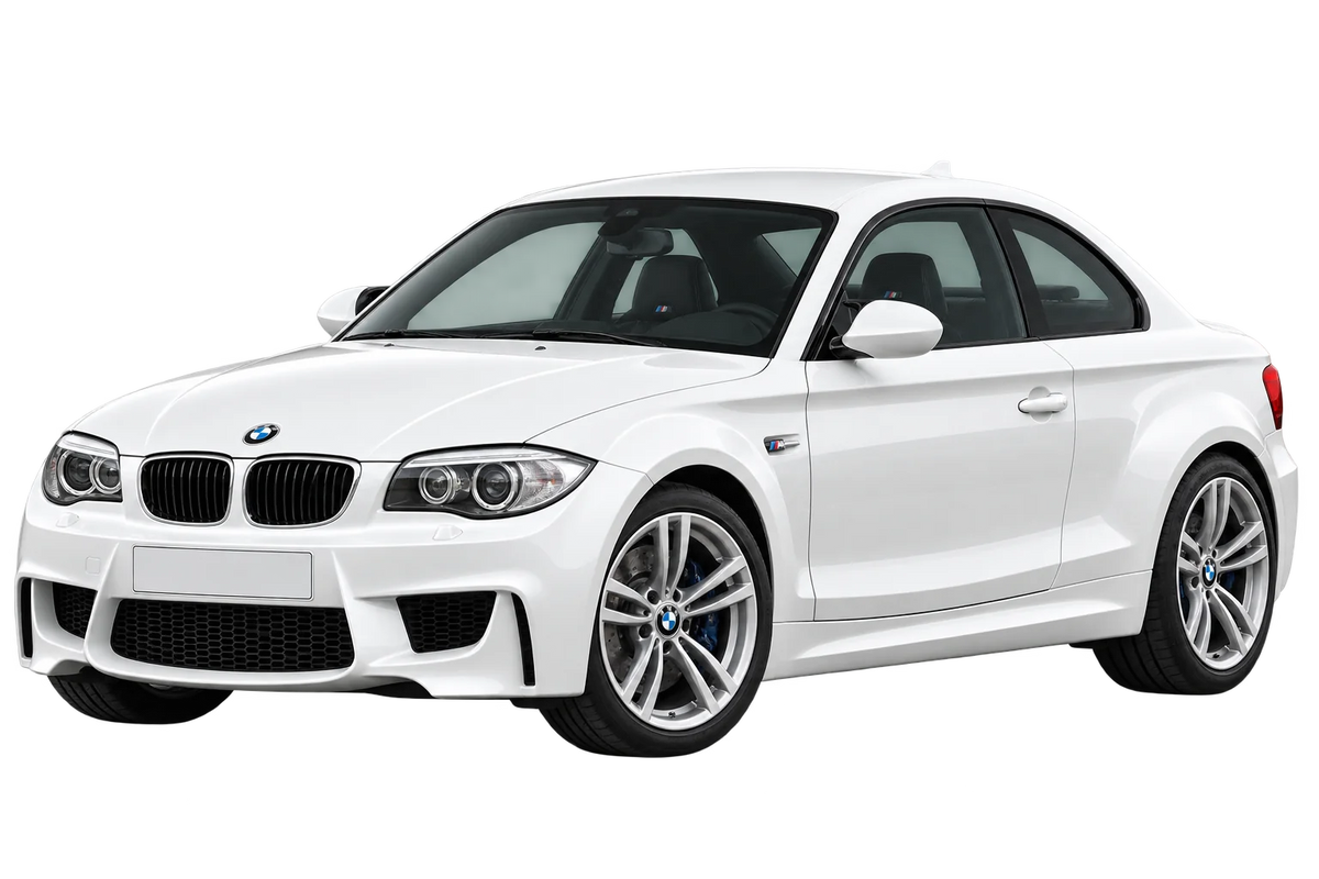 Witte BMW M1 M-V E82 M Coupé, schuin van voren