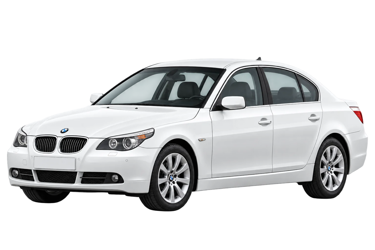 Witte BMW 5er Reihe 560X E60 Limousine - Allrad, schuin van voren