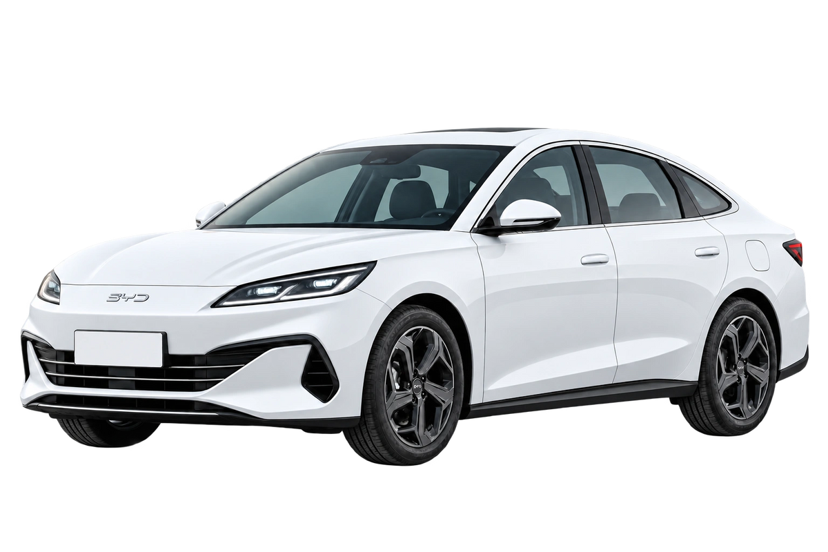 Witte BYD Seal 6 HK DM-i Limousine Plug-in Hybrid, schuin van voren