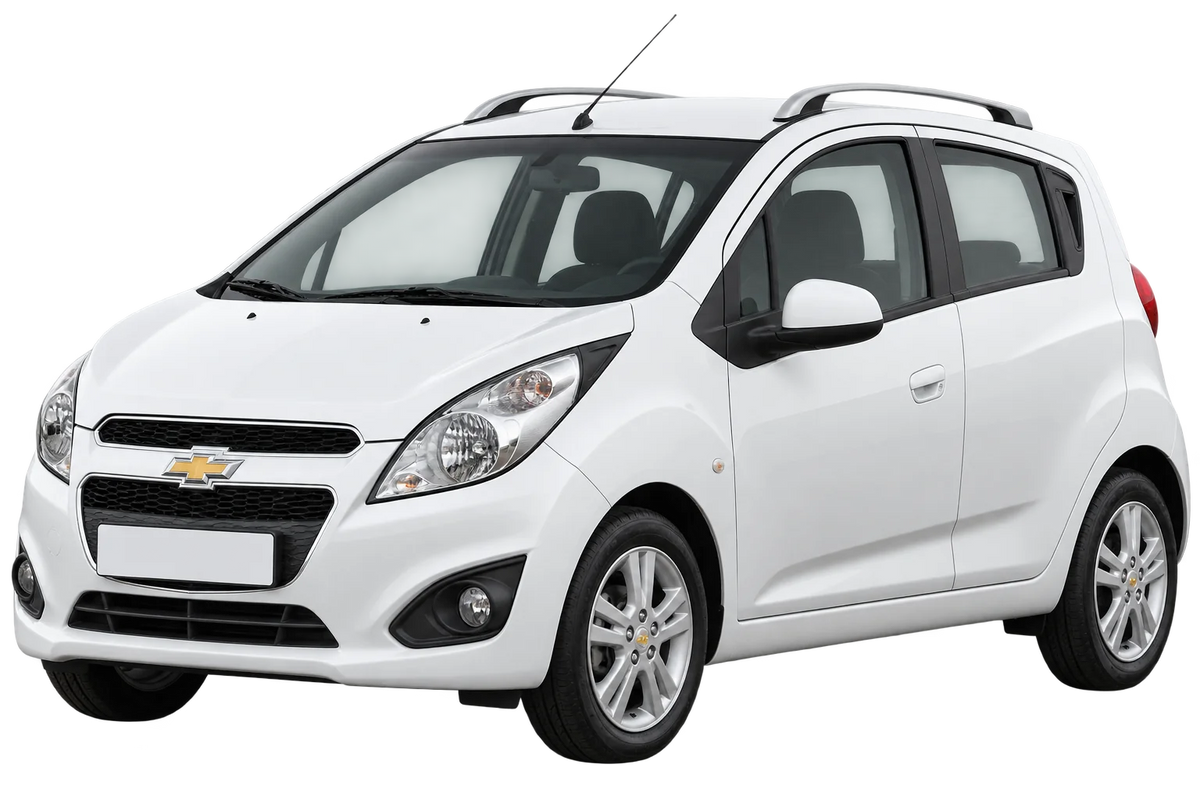 Witte Chevrolet Spark KL1M incl. Facelift 2013, schuin van voren