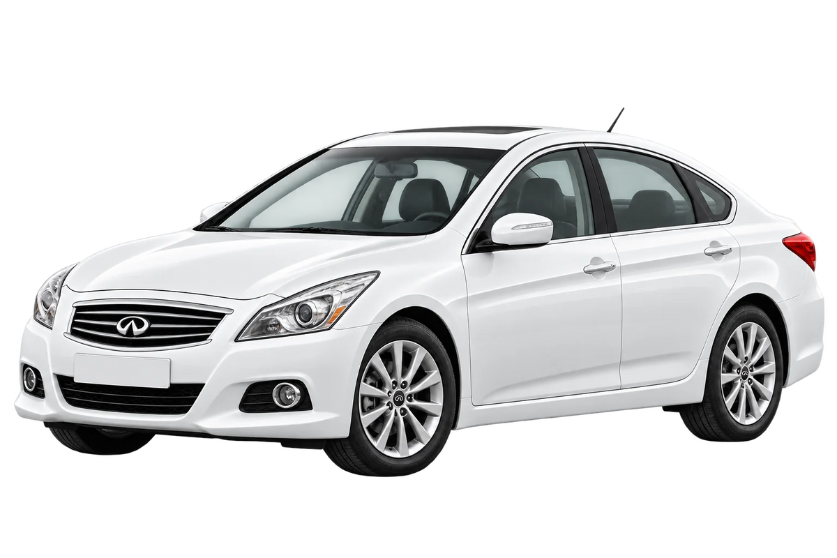 Witte Infiniti G37 V36 Limousine, schuin van voren