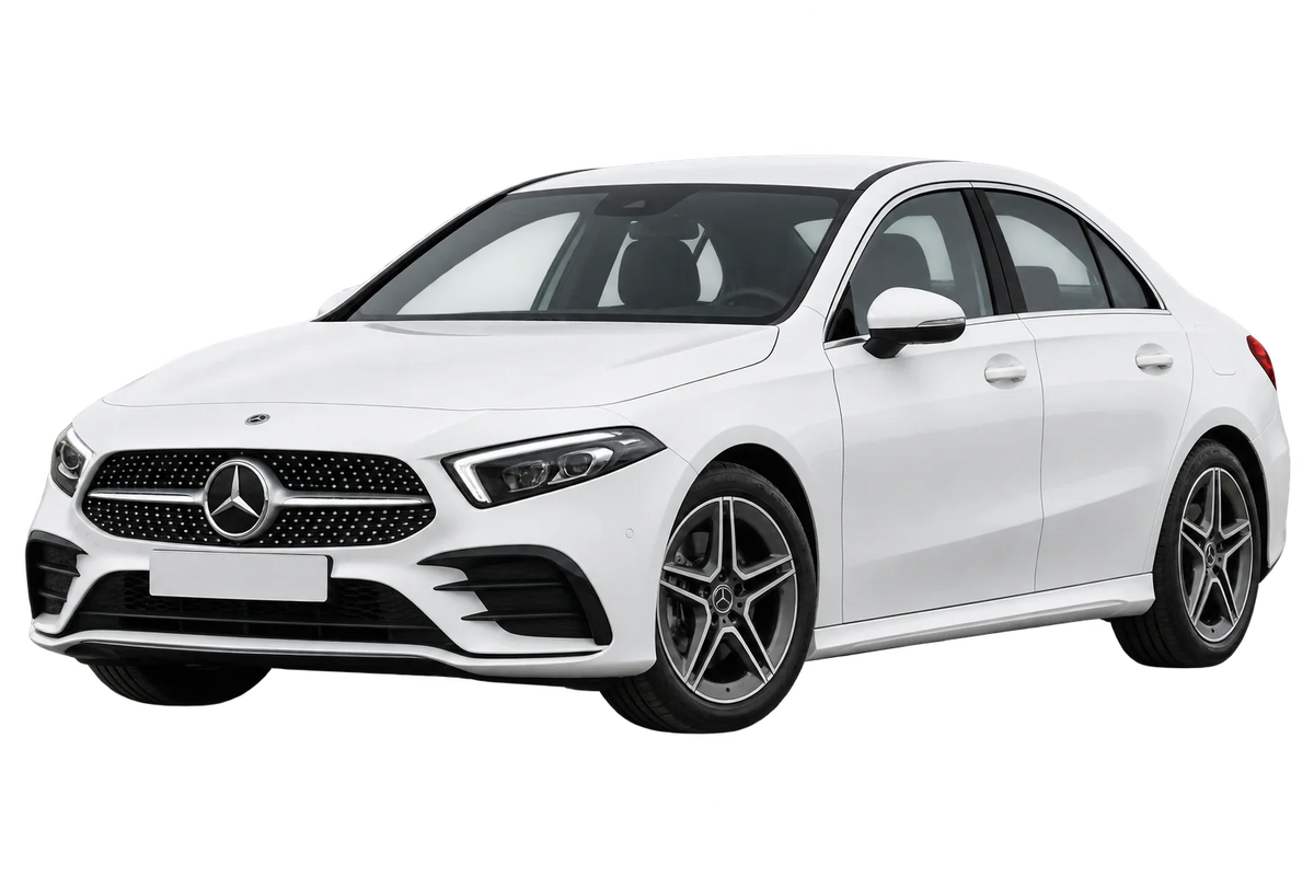 Witte Mercedes A-Klasse F2A V177 Berlina - Facelift Notchback 2022, schuin van voren