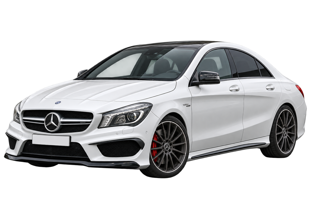 Witte Mercedes CLA AMG 245G AMG AMG CLA 45 4MATIC Coupé / 265 kW, schuin van voren