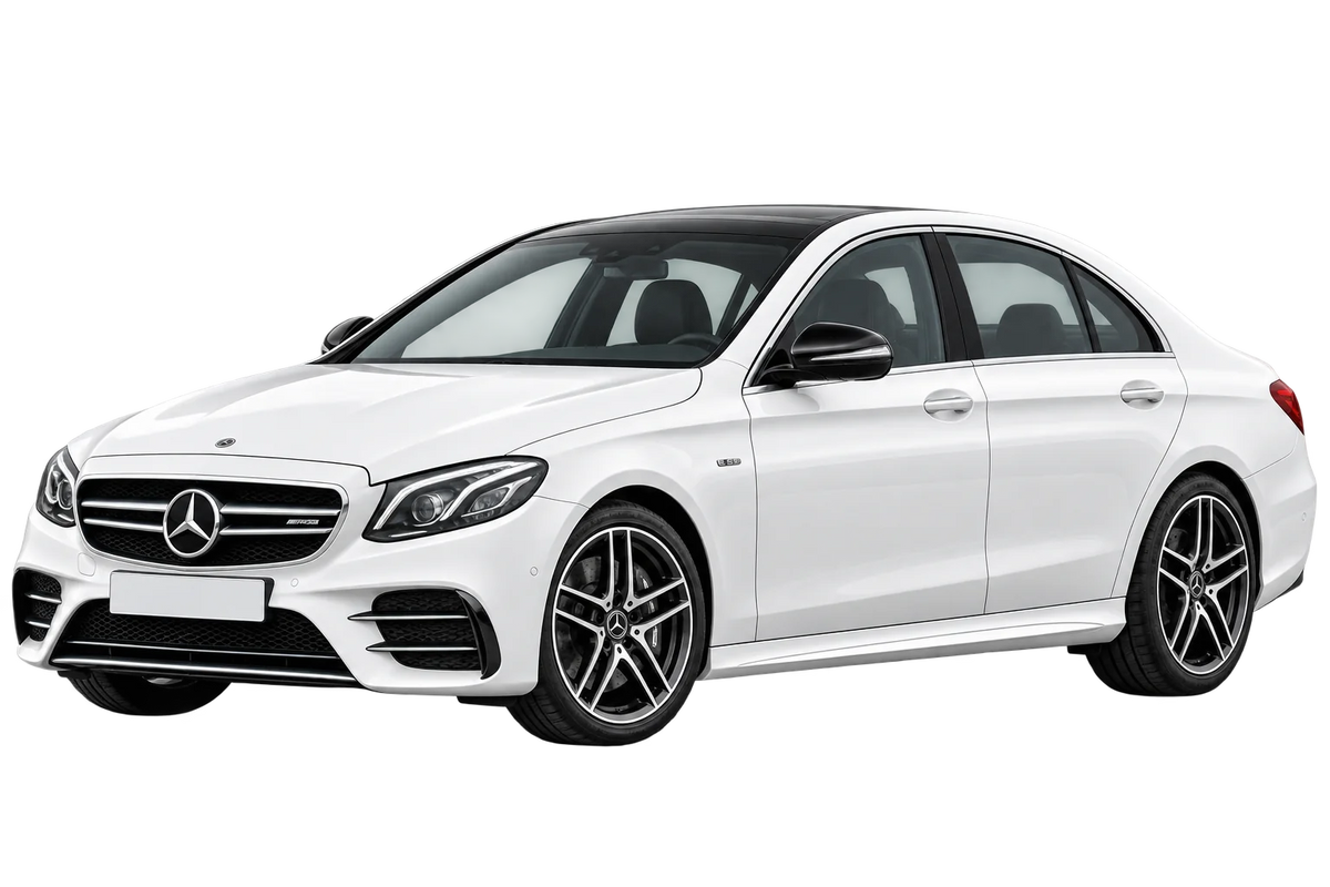 Witte Mercedes E-Klasse AMG 213 W213 AMG E 53 4MATIC+ Limousine, schuin van voren