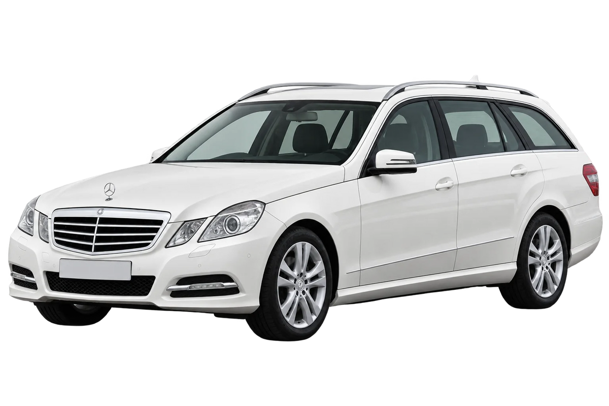 Witte Mercedes E-Klasse 212 K S212 Station wagon, schuin van voren