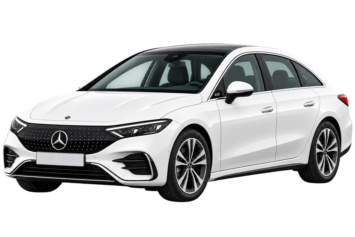Witte Mercedes EQE E2EQEW V295 Limousine, schuin van voren