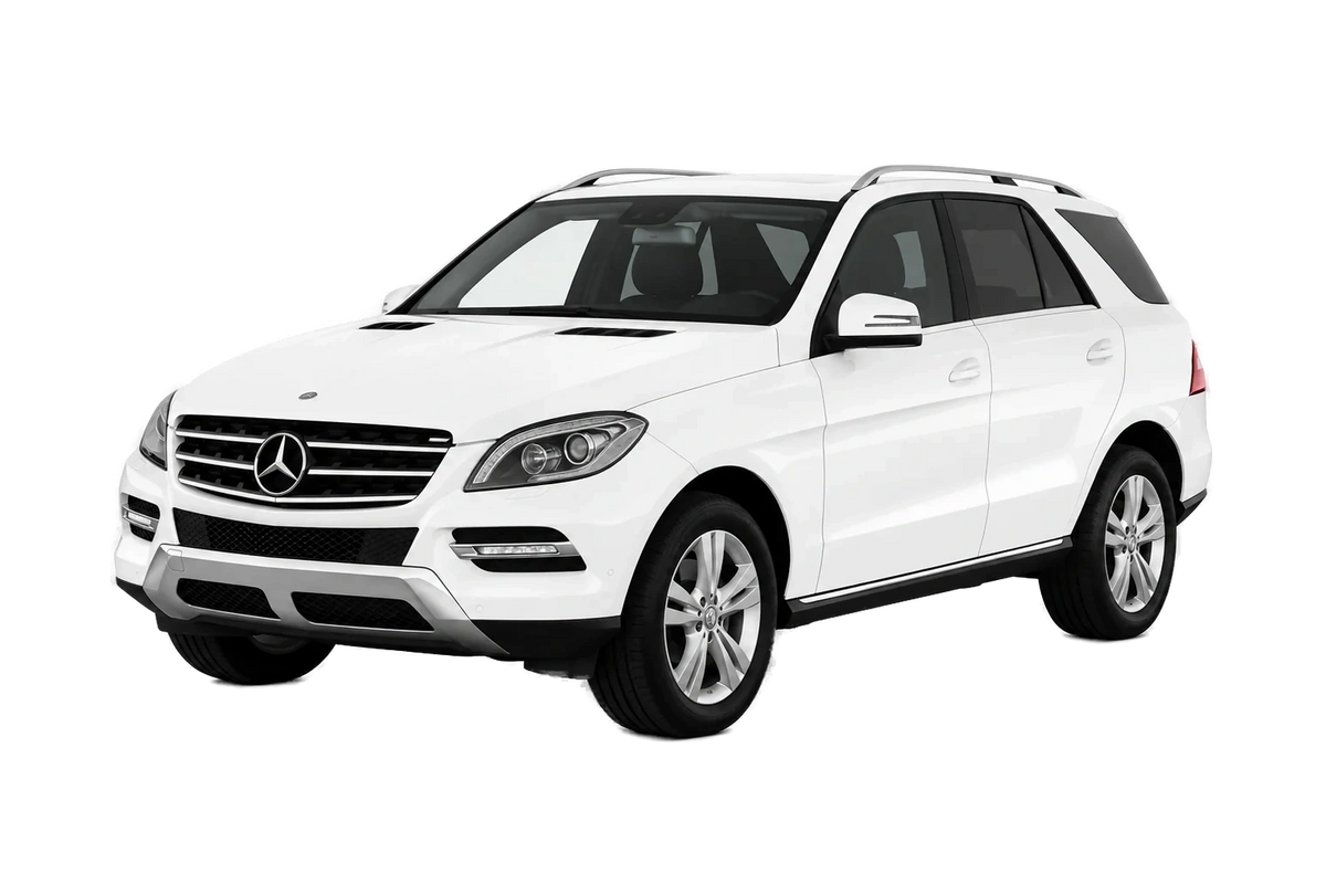 Witte Mercedes M-Klasse 166 W166, schuin van voren
