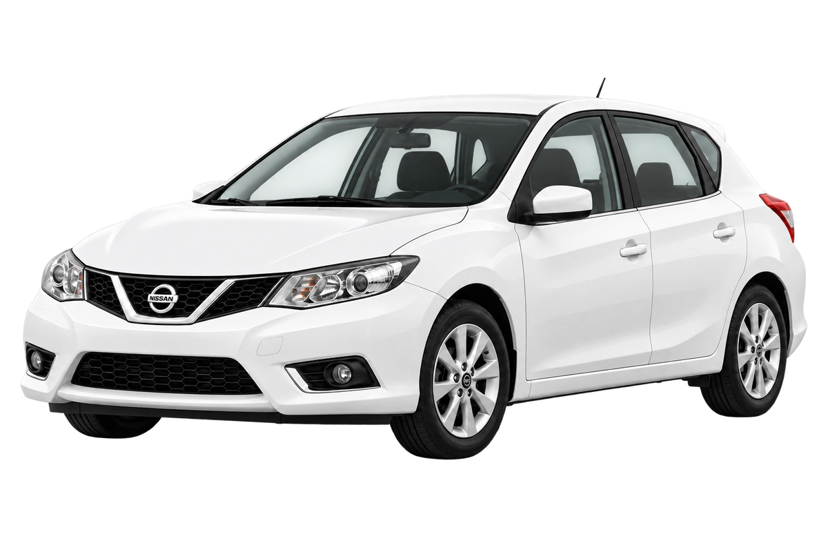 Witte Nissan Pulsar C13, schuin van voren