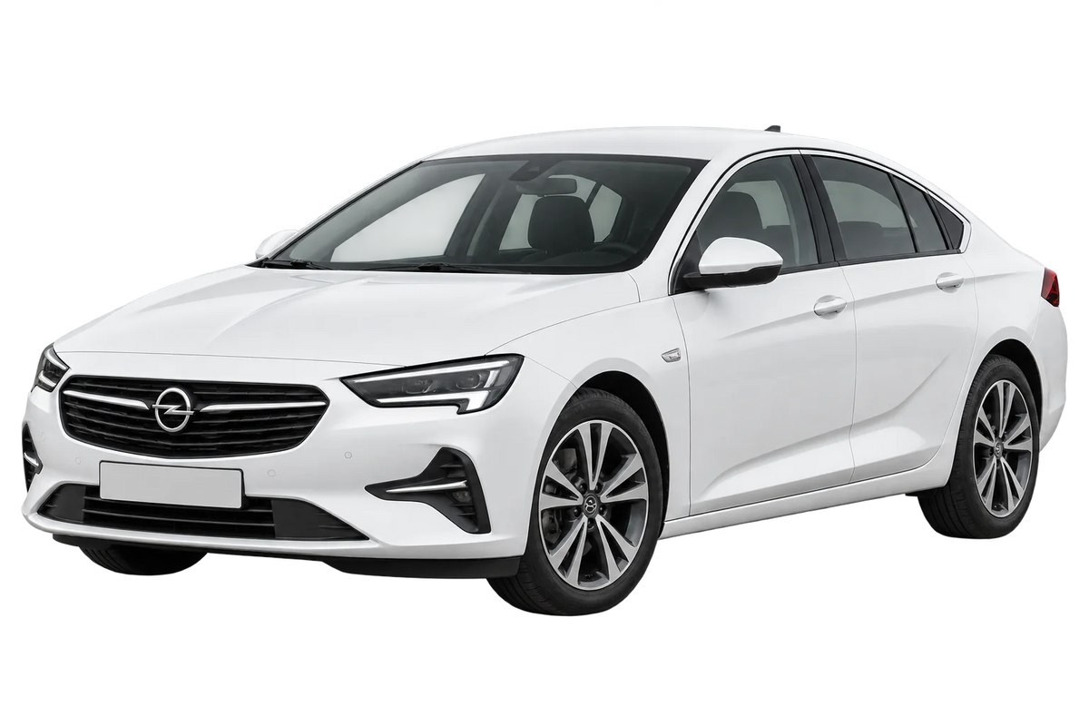 Witte Opel Insignia Z-B Grand Sport Facelift 2020, schuin van voren