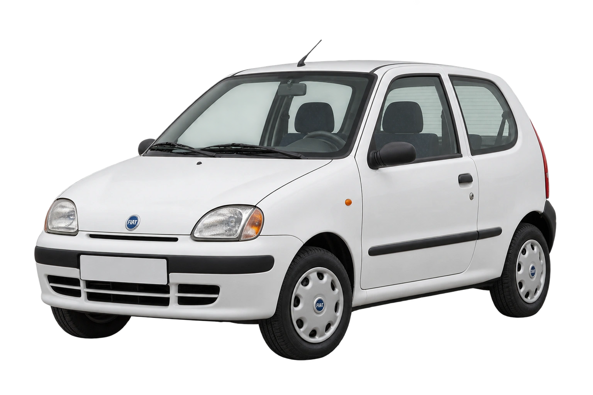Witte Fiat Seicento 187, schuin van voren