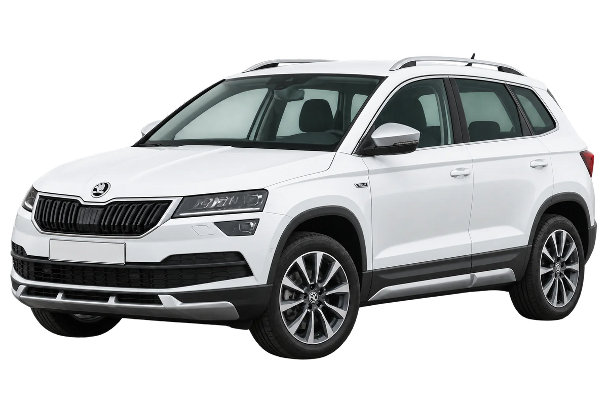 Witte Skoda Karoq NU Scout, schuin van voren