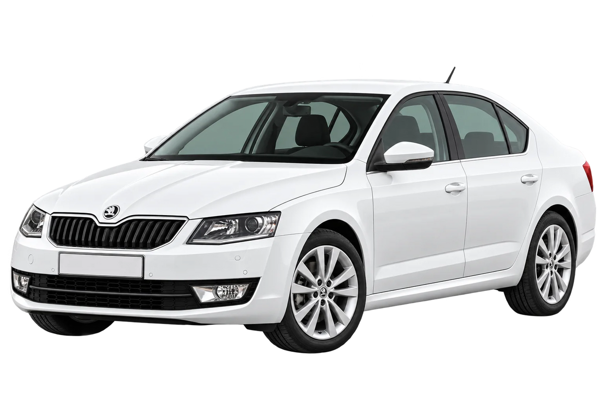 Witte Skoda Octavia 5E Limousine, schuin van voren