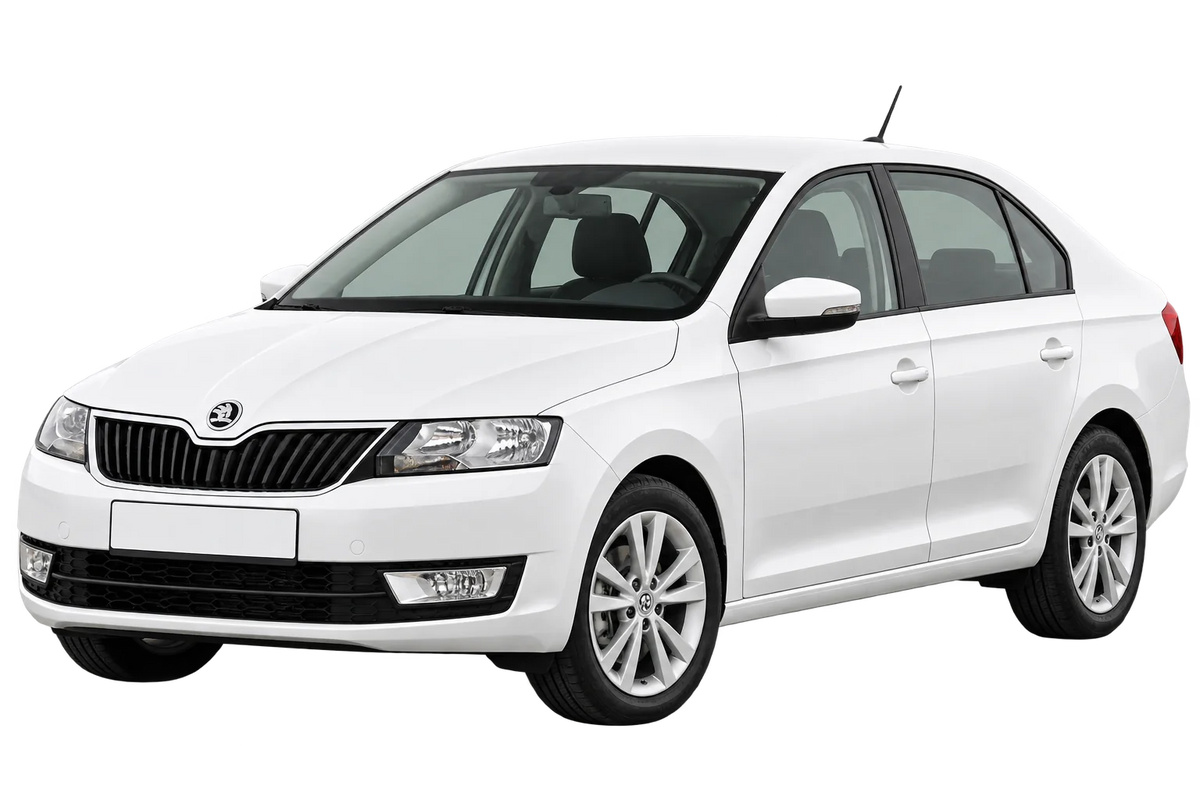 Witte Skoda Rapid NH Limousine, schuin van voren