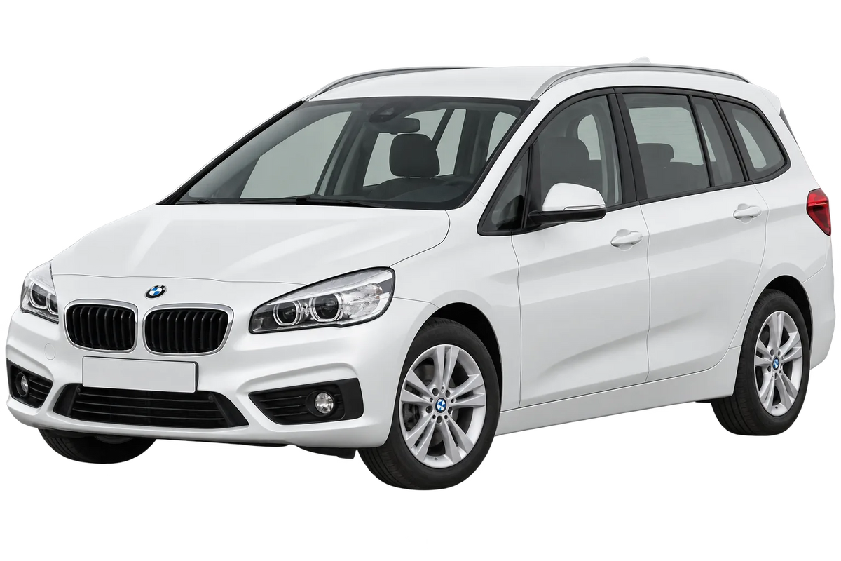 Witte BMW 2er Reihe UKL-L F46 Gran Tourer, schuin van voren