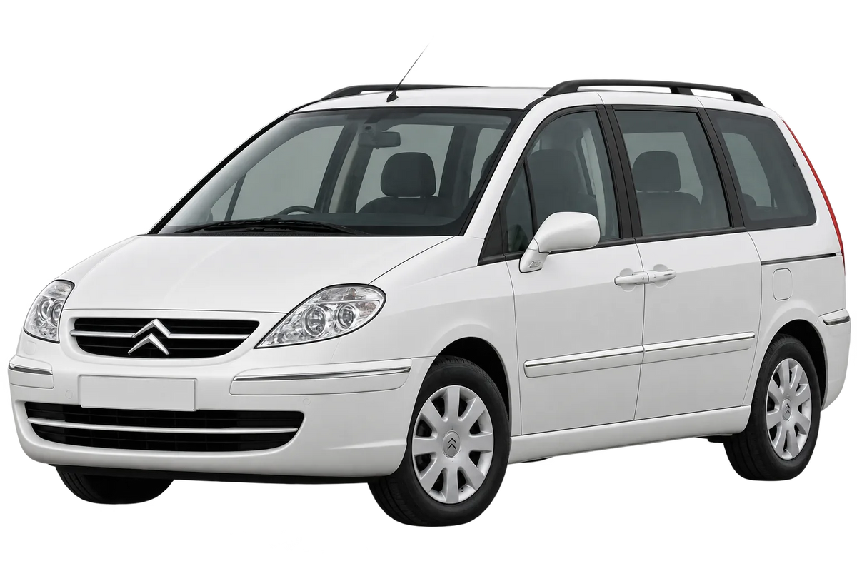 Witte Citroen C8 E*****, E, schuin van voren