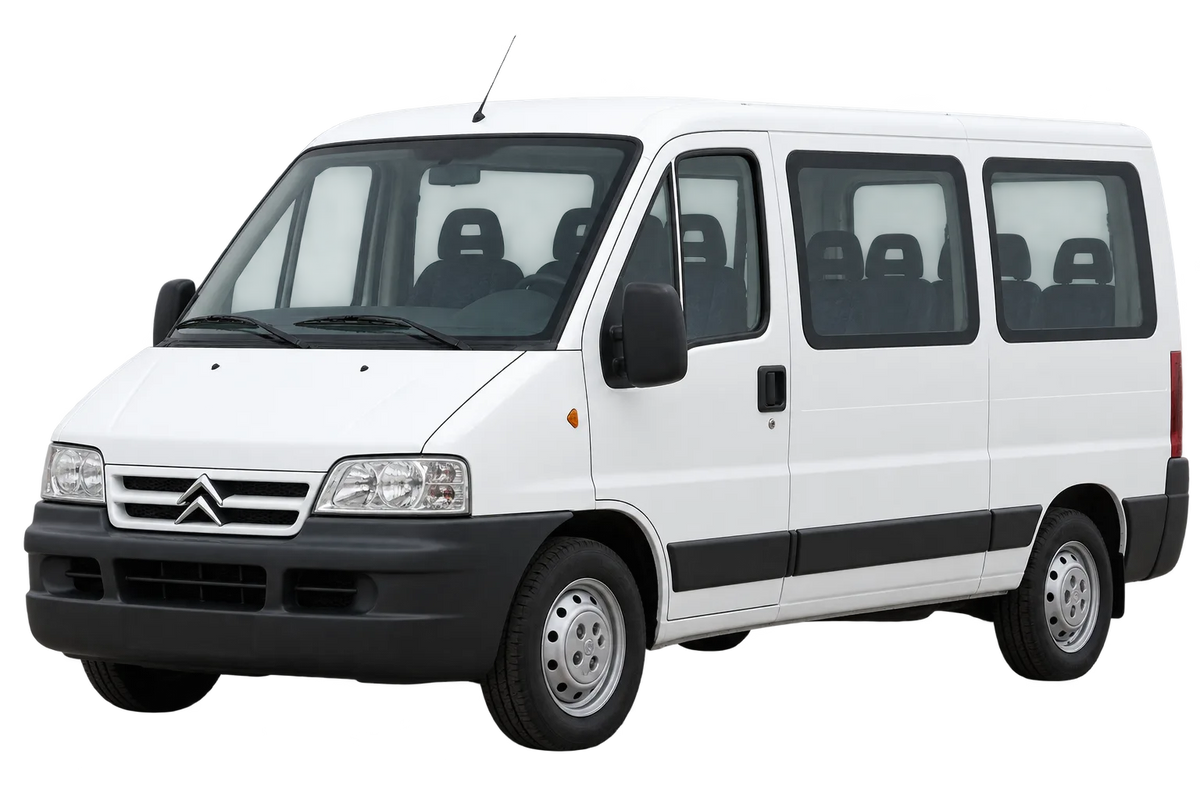 Witte Citroen Jumper 230., schuin van voren