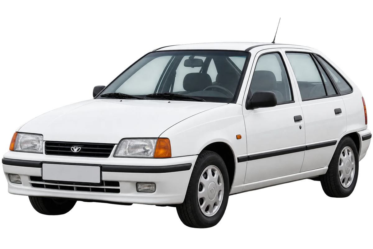 Witte Daewoo Racer KLET, schuin van voren