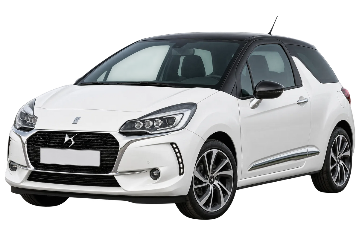 Witte DS Automobiles DS 3 S, schuin van voren