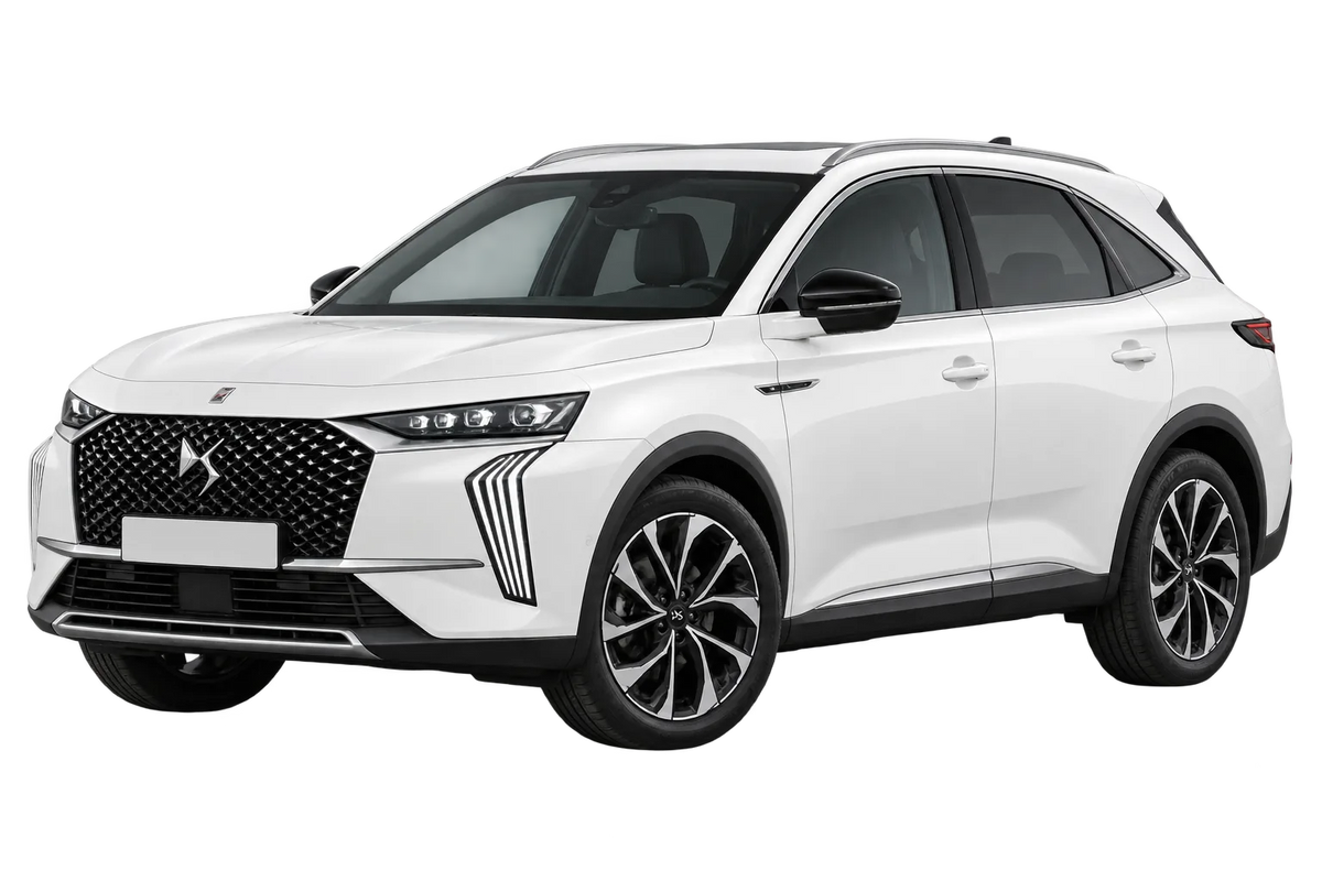Witte DS Automobiles DS 7 J, schuin van voren