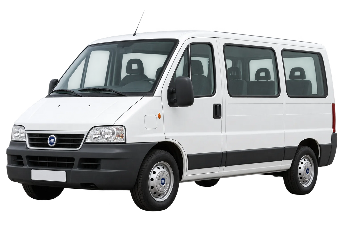 Witte Fiat Ducato 244, 244L, 244M, schuin van voren