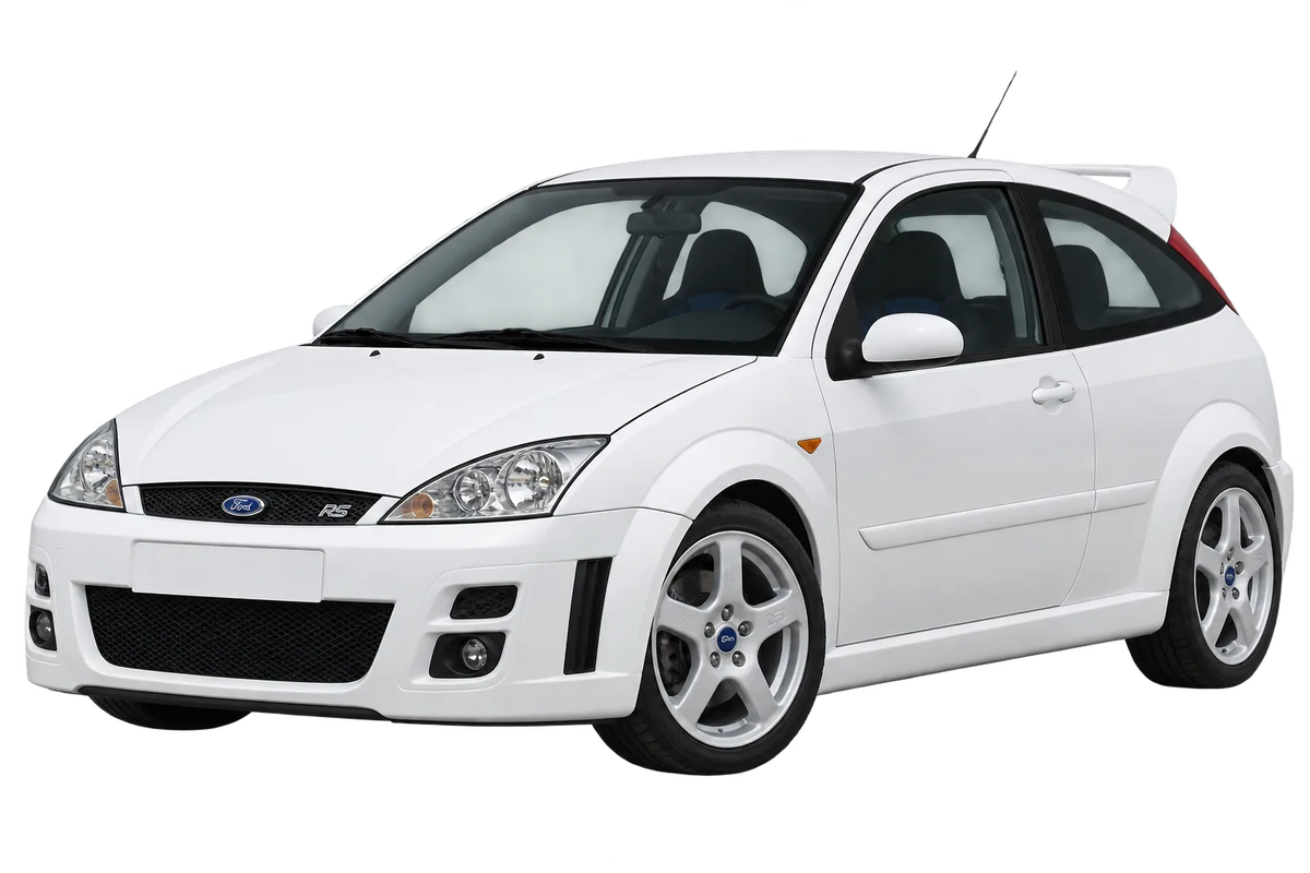 Witte Ford Focus RS DBY RS / 158 kW, schuin van voren