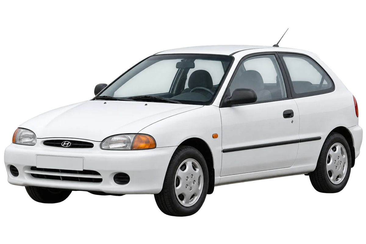Witte Hyundai Accent X-3, schuin van voren