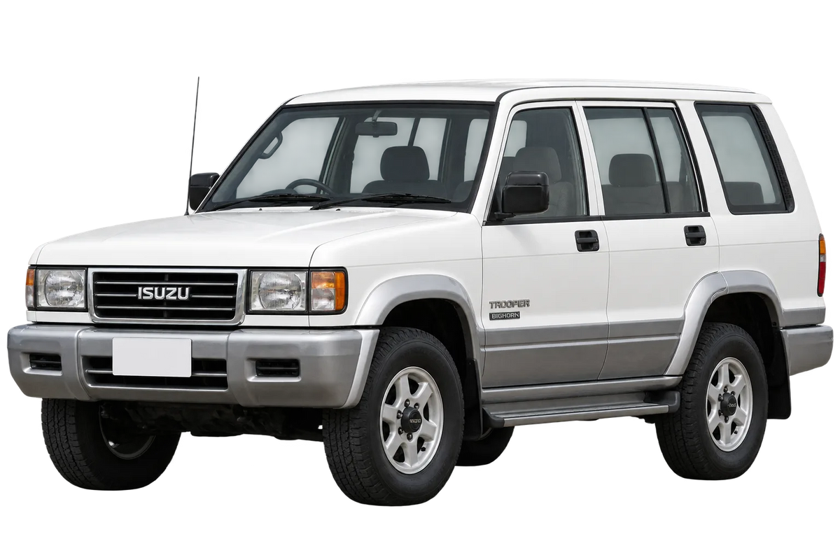 Witte Isuzu Trooper UBS, schuin van voren