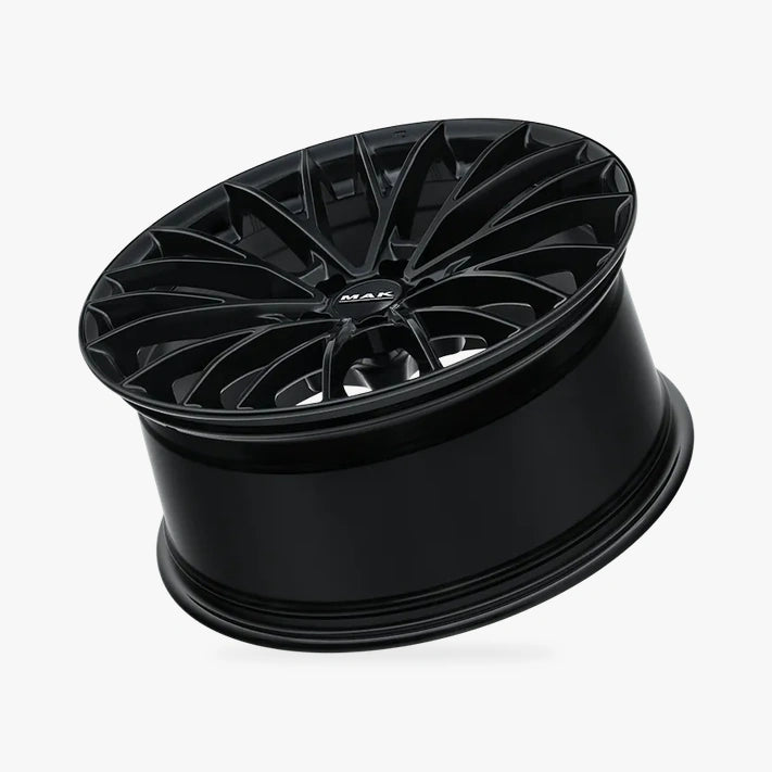 MAK SPECIALE Gloss Black lichtmetalen velg in schuin driekwartaanzicht