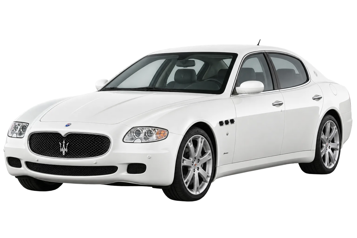 Witte Maserati Quattroporte M139, schuin van voren