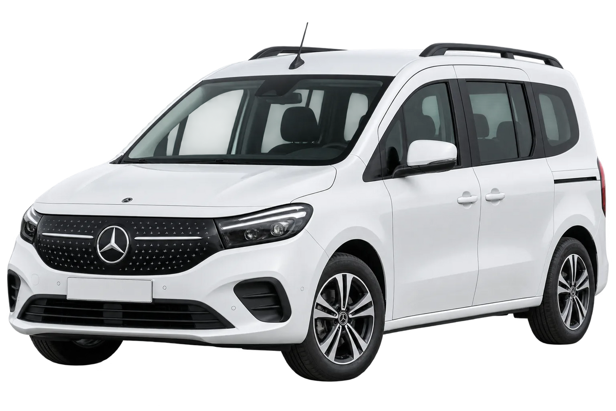 Witte Mercedes EQT MFK, schuin van voren
