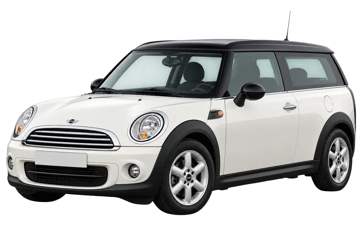 Witte Mini Clubman UKL-K R55, schuin van voren