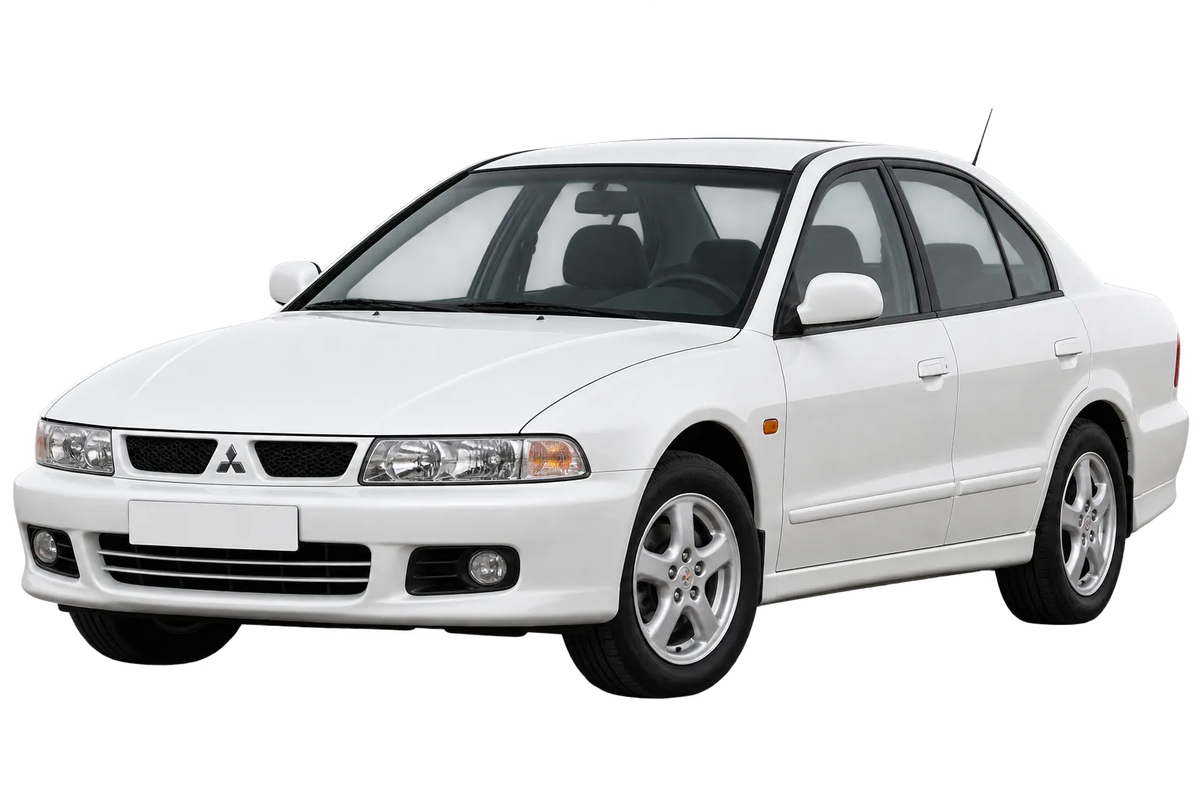 Witte Mitsubishi Galant EAO, schuin van voren