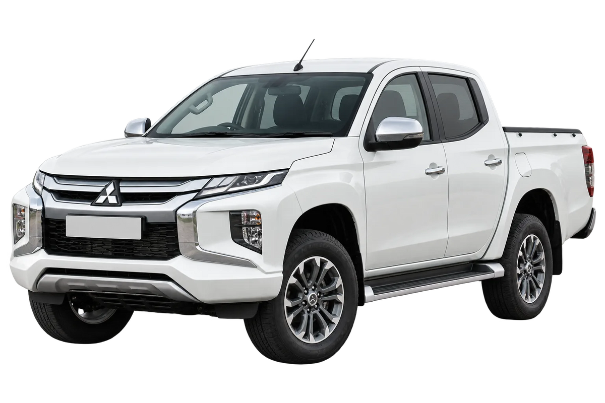 Witte Mitsubishi L200 KJ0T Cabina doppia, schuin van voren