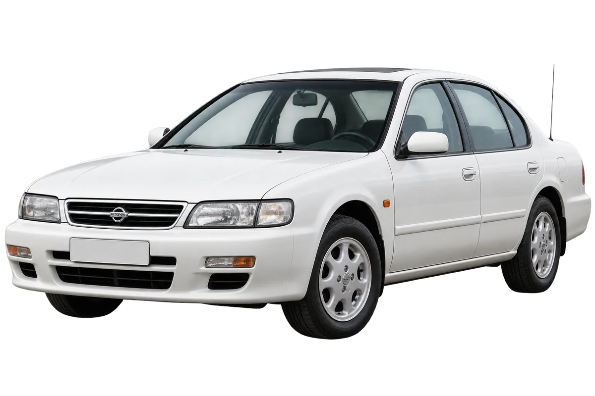 Witte Nissan Maxima A32, schuin van voren
