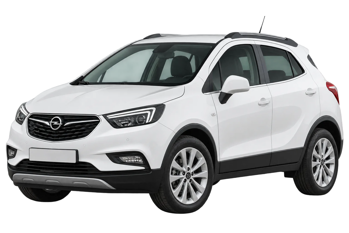 Witte Opel Mokka J-A Mokka X, schuin van voren