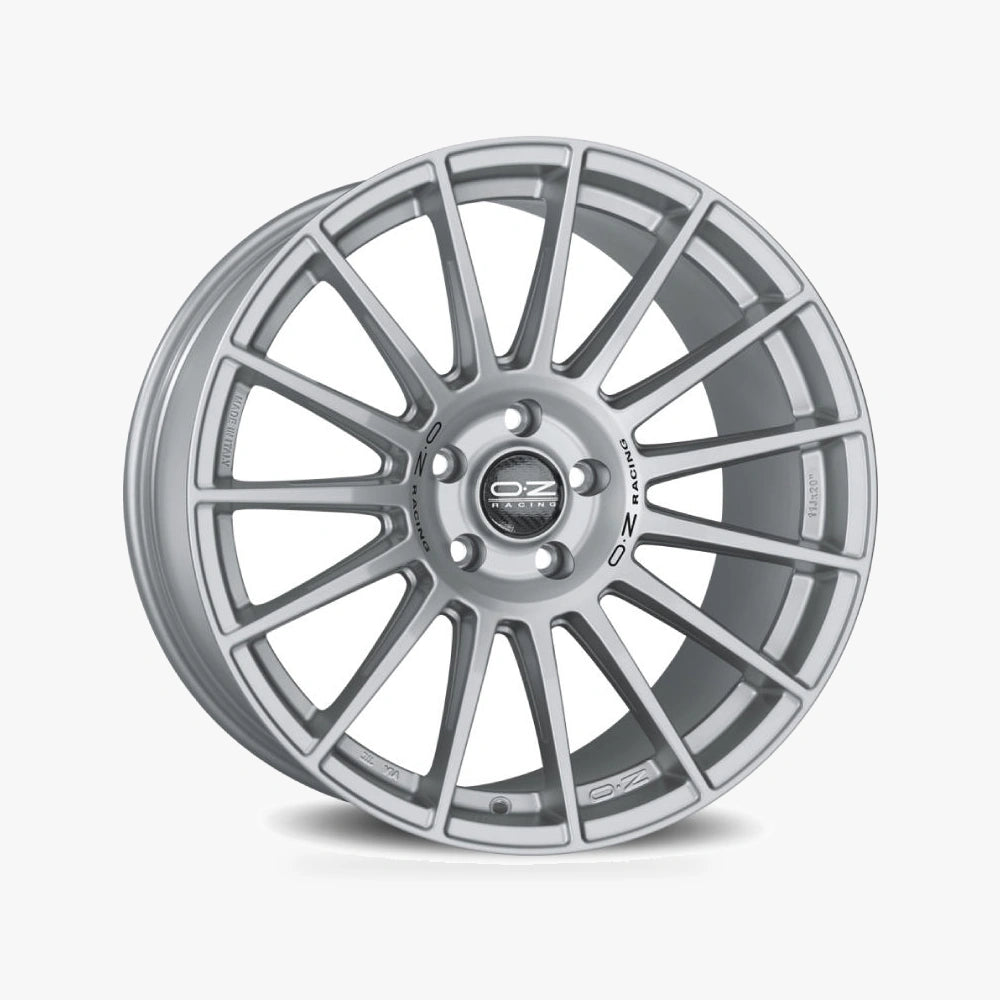 OZ SUPERTURISMO DAKAR Matt Race Silver + Black Lettering lichtmetalen velg in schuin driekwartaanzicht