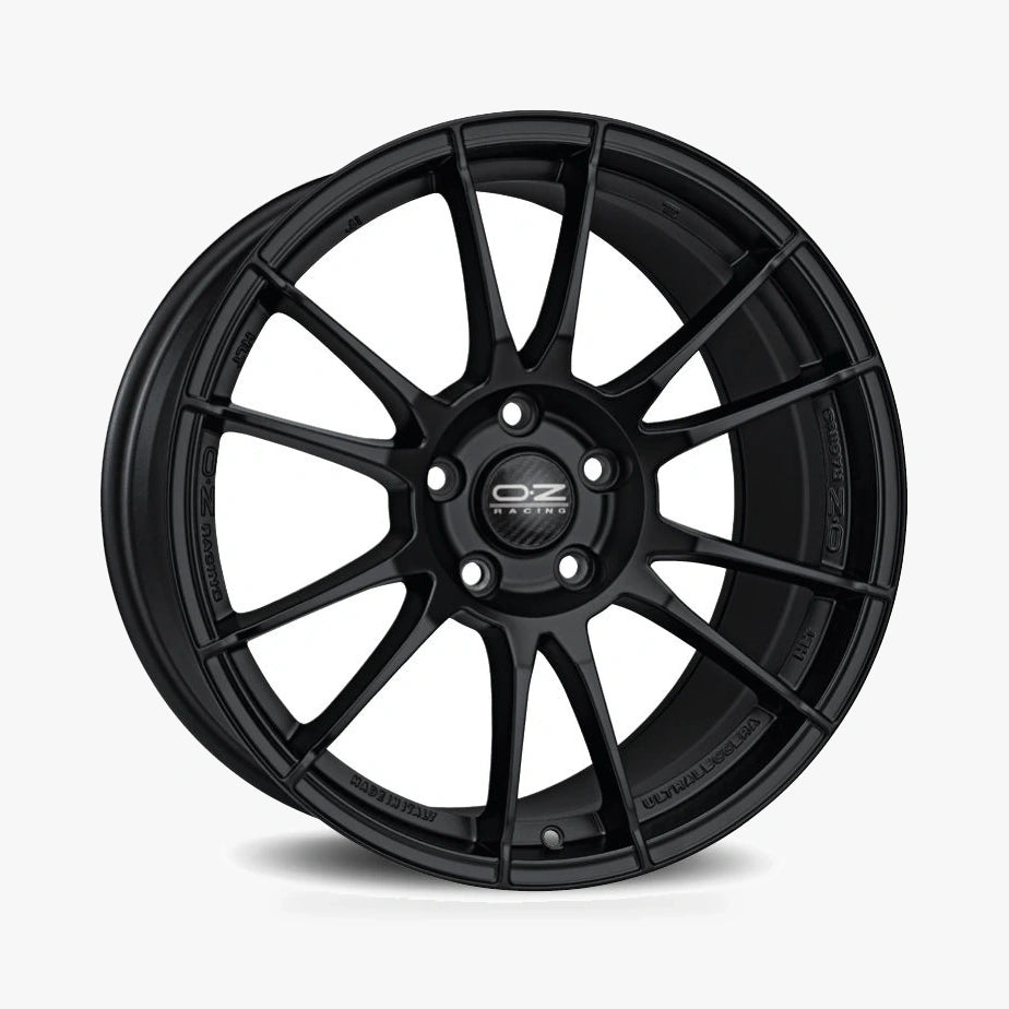 OZ ULTRALEGGERA HLT Matt Black lichtmetalen velg in schuin driekwartaanzicht