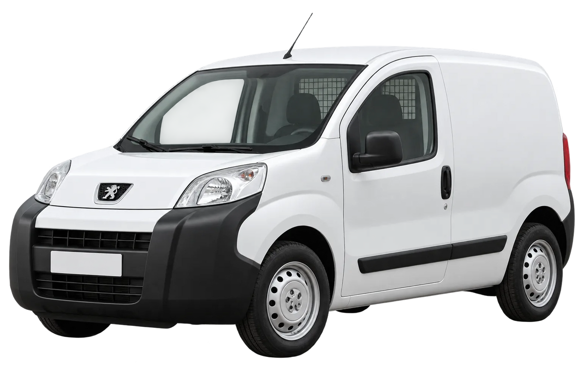 Witte Peugeot Bipper A, 225L, schuin van voren