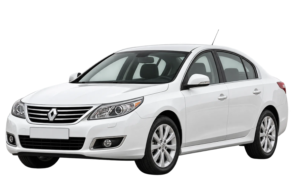 Witte Renault Latitude T, schuin van voren