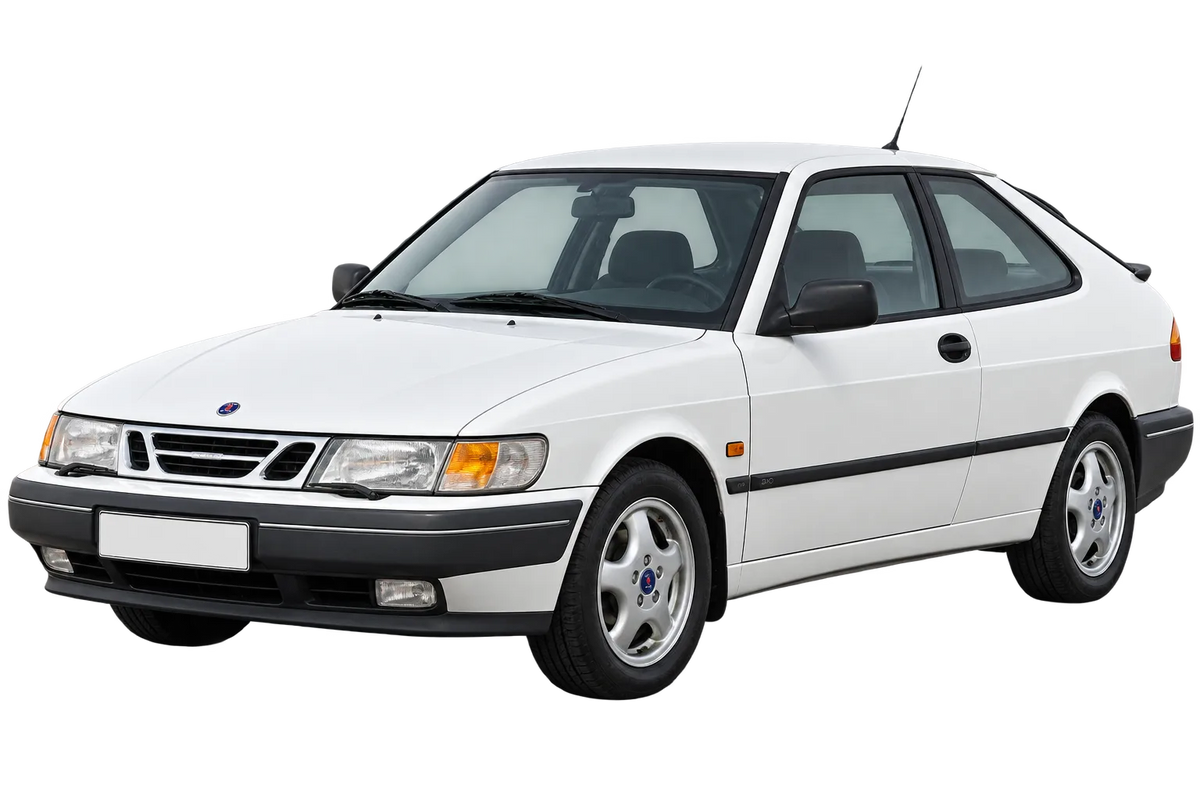 Witte Saab 900 YS3D, schuin van voren