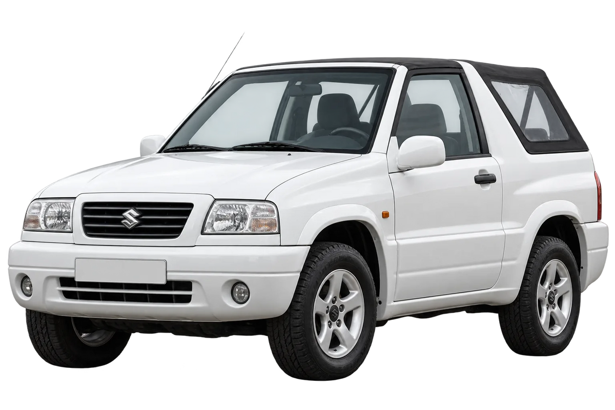 Witte Suzuki Grand Vitara GT, schuin van voren