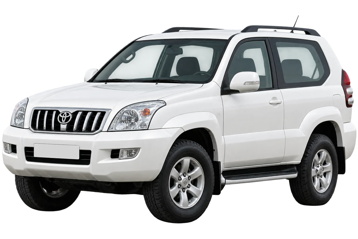 Witte Toyota Land Cruiser J12, schuin van voren