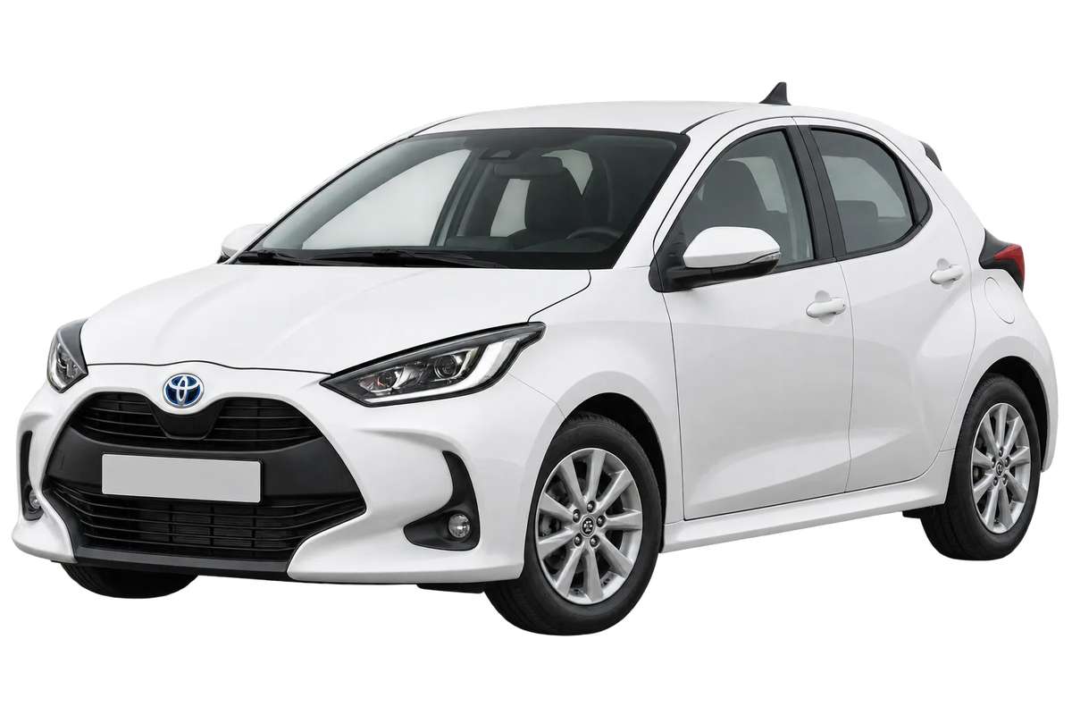 Witte Toyota Yaris XPA1F (EU,M), schuin van voren