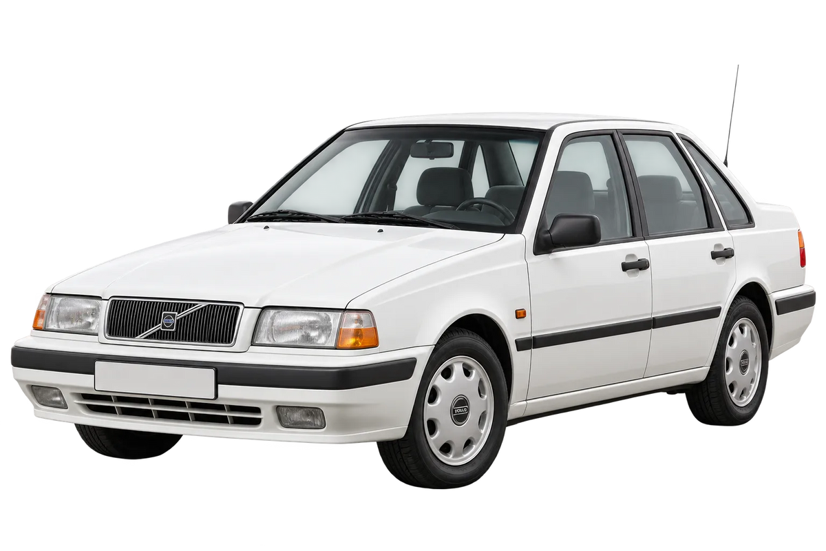 Witte Volvo 460 LX/L/Volvo L, schuin van voren