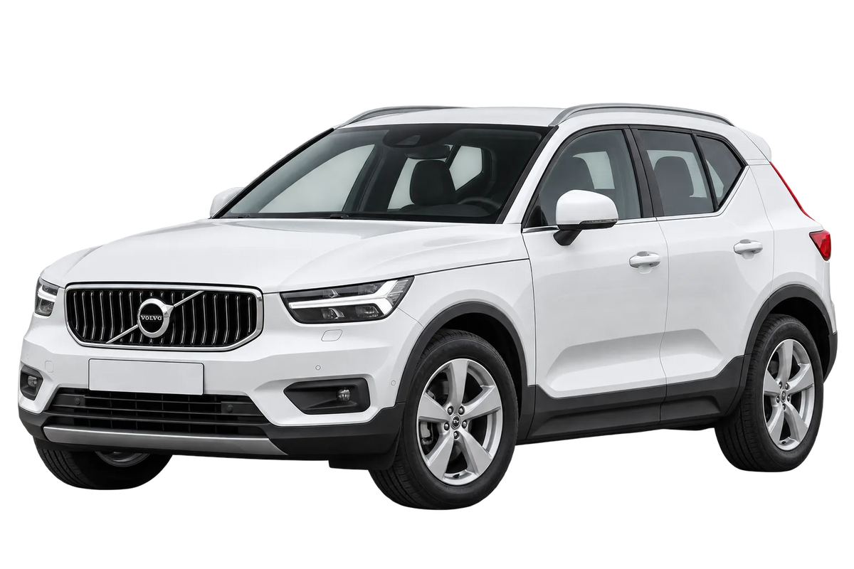 Witte Volvo XC40 X, schuin van voren